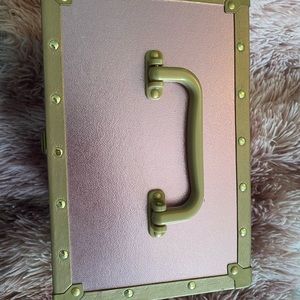 Makeup box